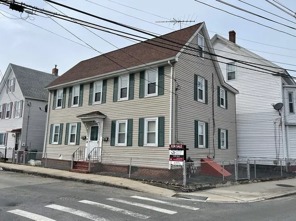 56 North St, Lowell, MA 01852