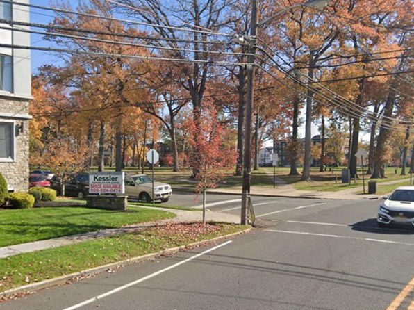 59 Elmora Ave APT 2A