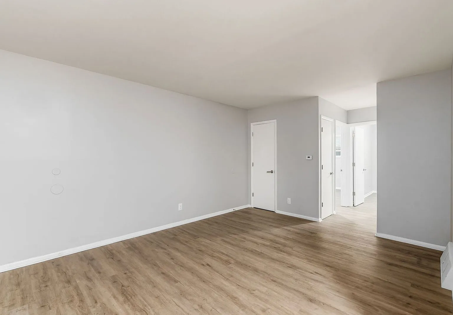 2 bed, 1.0 bath, $1,050 — Photo 2