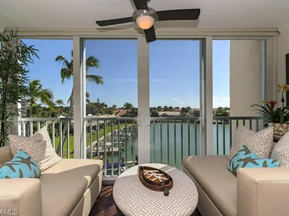 300 Park Shore Dr Unit I, Naples, FL 34103