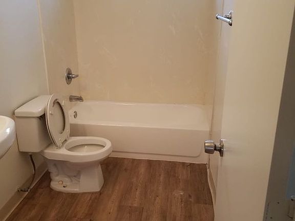 2nd image of 1125 Nicklett Ave