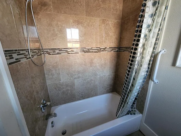 511 E Cherry St #3 — Photo 4
