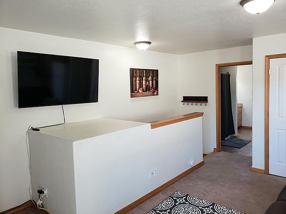 4th image of 2422 Ernest Ave #2424A