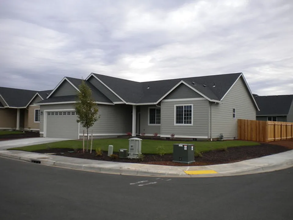 1102 Breckenridge Dr