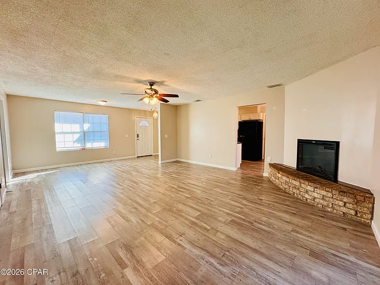 163 Lauren Ln — Photo 8
