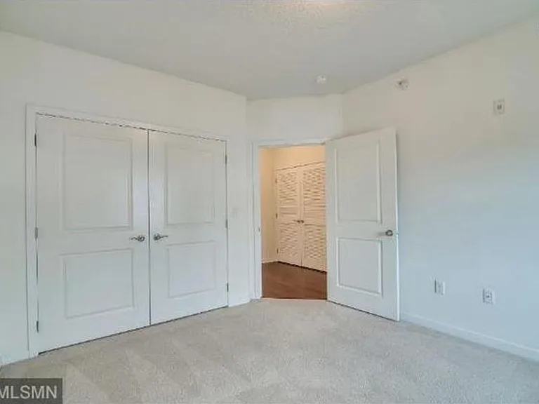 619 8th St SE #309 — Photo 6
