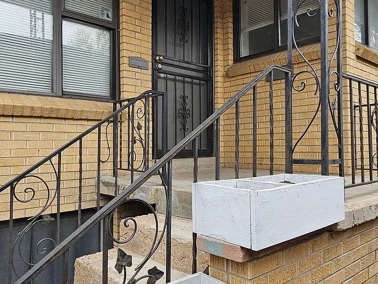 1136 Akron St — Photo 31