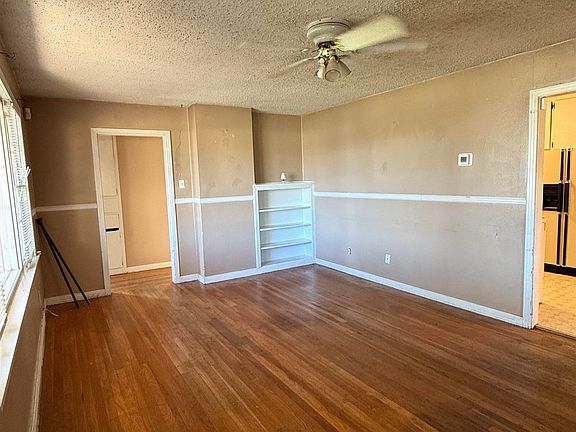 3rd image of 3112 Sheldon St