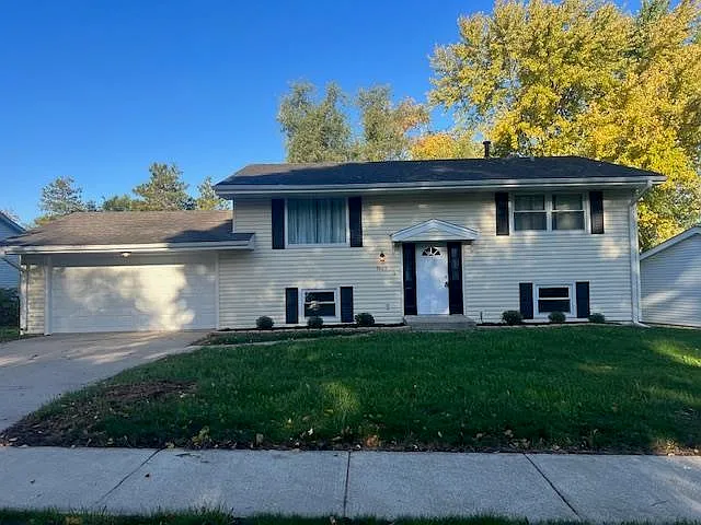 3023 Bavarian Ln photo 1