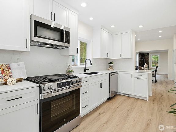 5th image of 26824 SE Ravensdale Way