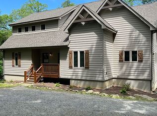 33 Den Tree Ln, Roseland, VA