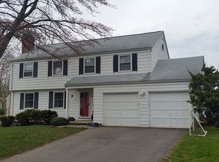 46 Chapman Rd, West Hartford, CT 06107