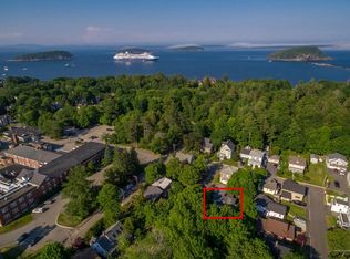 9 Center St, Bar Harbor, ME 04609