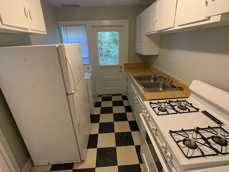 1661 Valley Ave — Photo 16