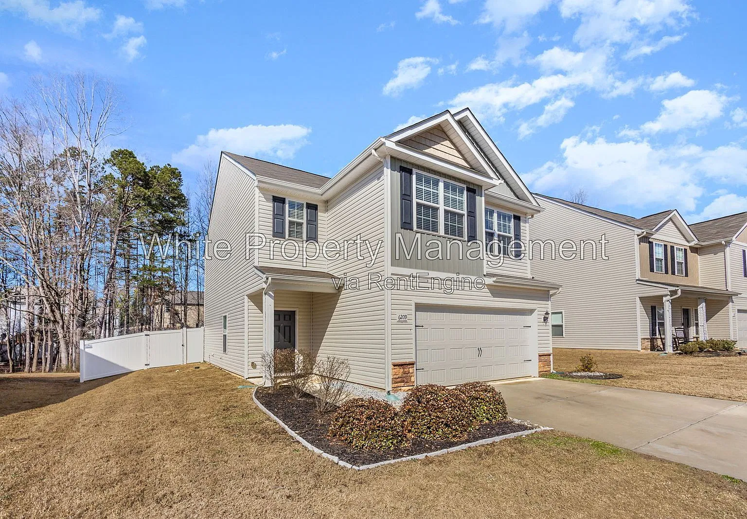 3 bed, 2.5 bath, 1947 sqft, $2,095 — Photo 2