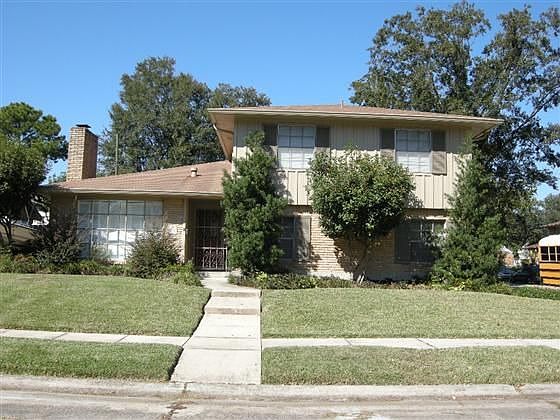 2nd image of 2301 Prancer St