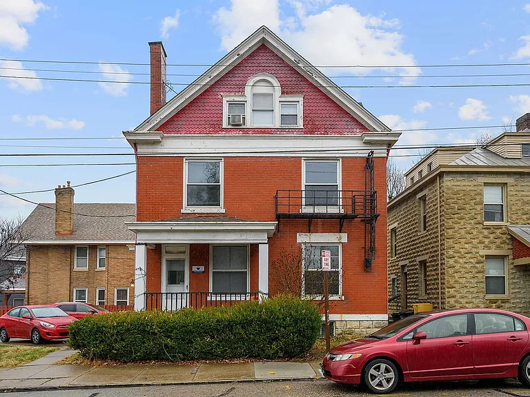 2549 University Ct #3 — Photo 2