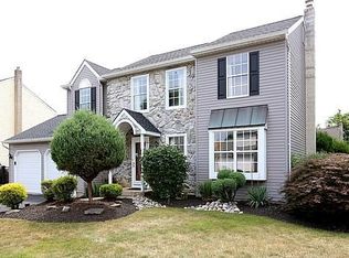 6003 Goldenrod Ln, Bensalem, PA 19020