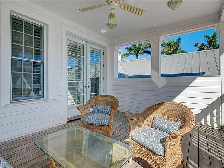 1551 Gulf Shore Blvd S — Photo 36