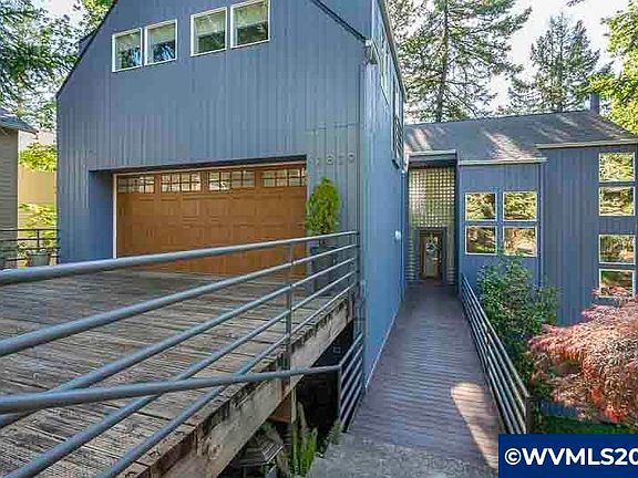 2nd image of 2839 NW Larkspur Pl