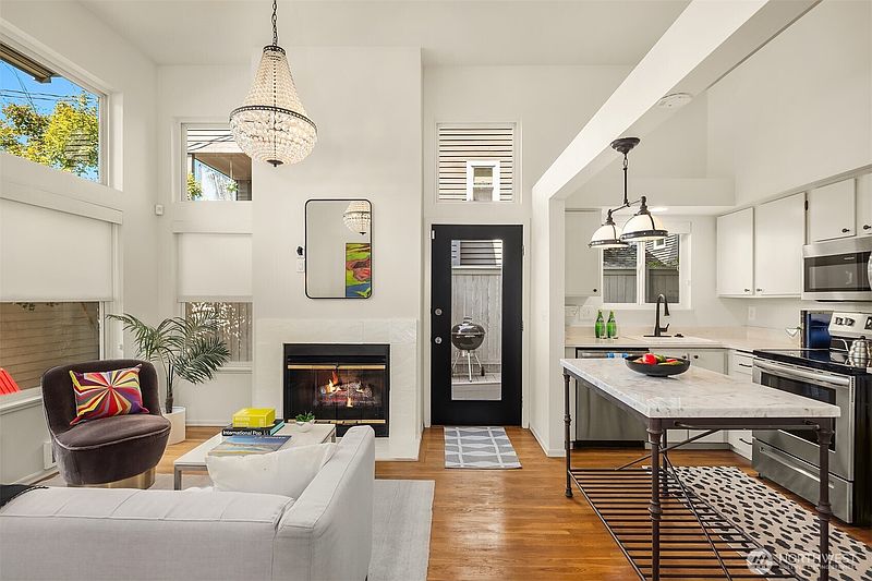 3rd image of 1915 42nd Avenue E #3