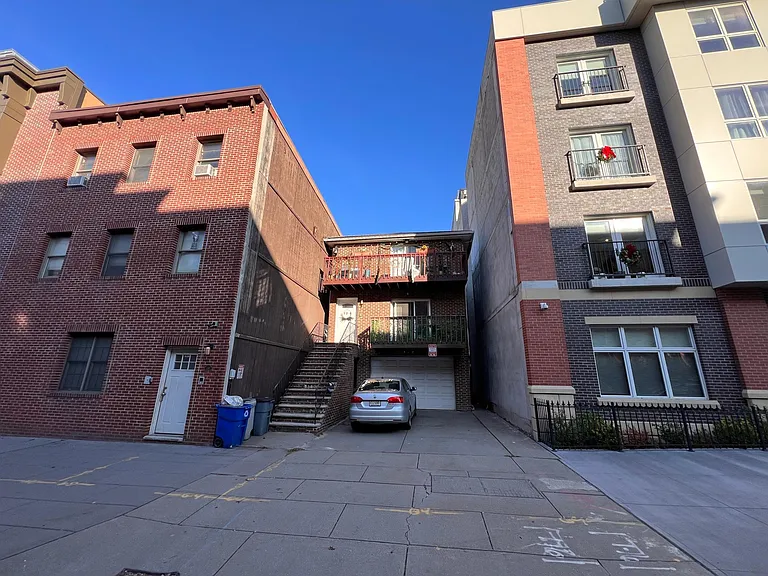 134 Essex St #2 — Photo 10