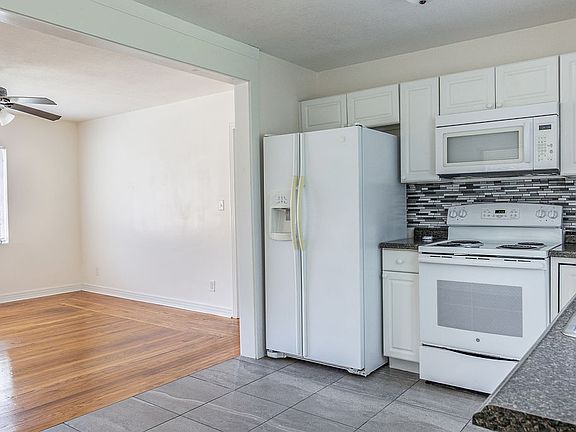 2nd image of 630 E Indiana Ave