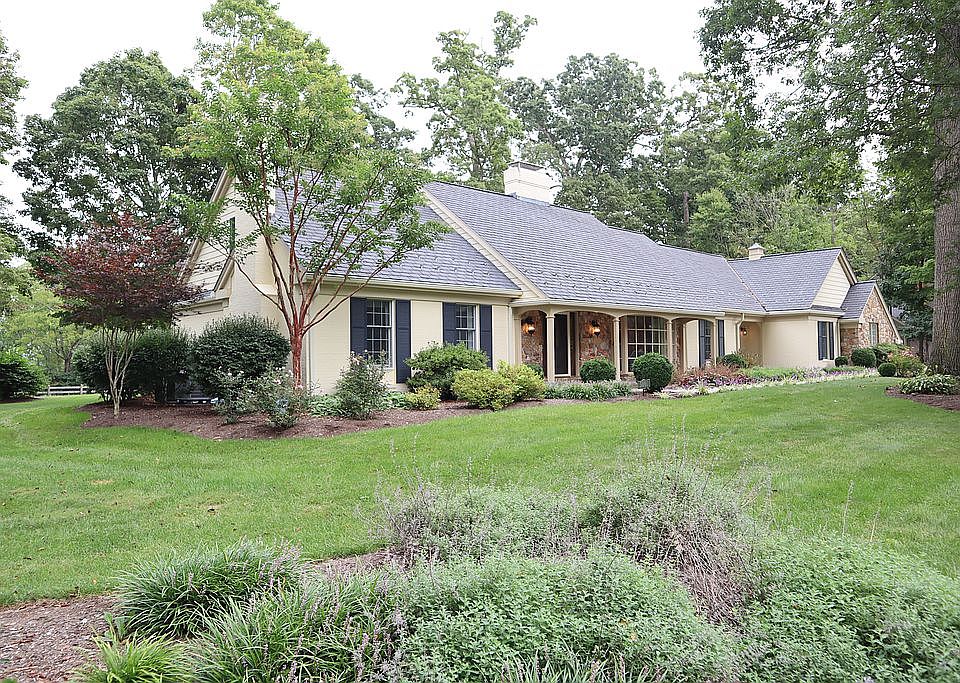 1st image of 5001 Tall Oaks Dr