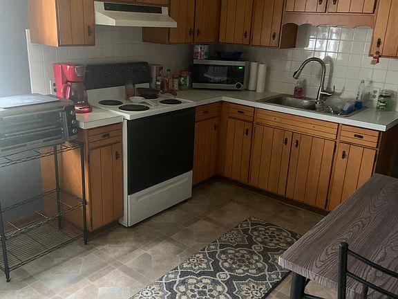 4th image of 570 Woodcrest Dr