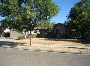 712 Milan Dr, Lemoore, CA 93245