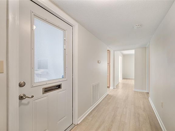 3rd image of 616 Cottage Ln #616
