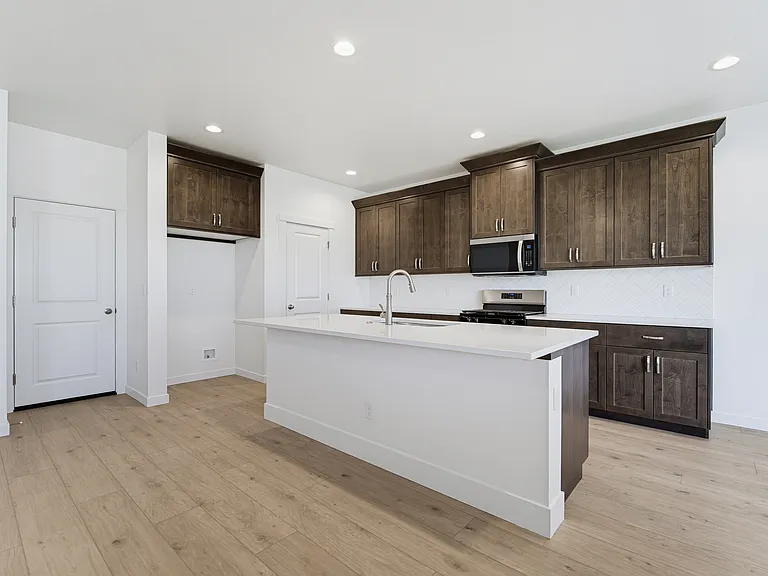 8876 W Tamworth Dr — Photo 3
