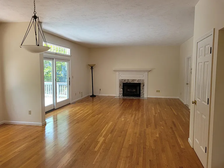 2399 Bay Rd — Photo 6