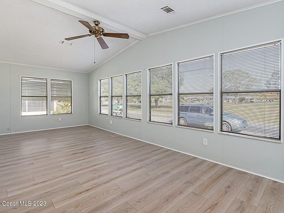 5th image of 309 Avocado Dr