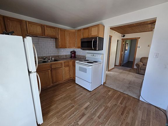 3rd image of 428 15th St N
