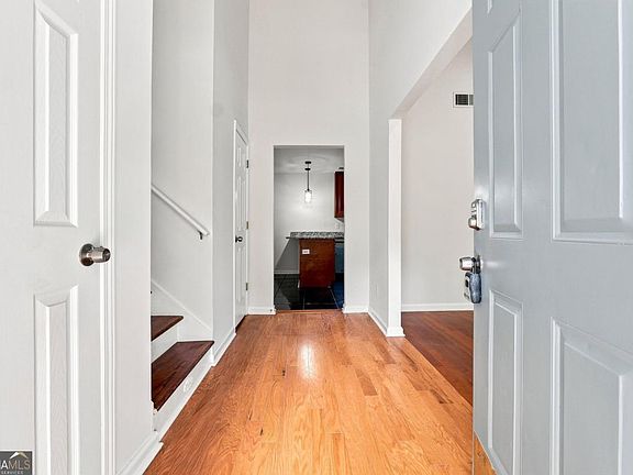 3rd image of 2308 Briar Knoll Rd