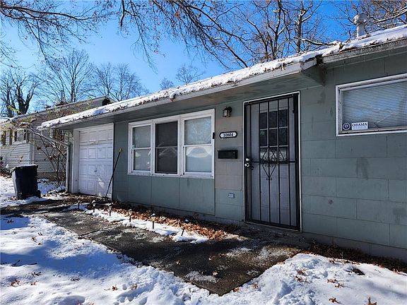 2nd image of 10804 Newton Ave