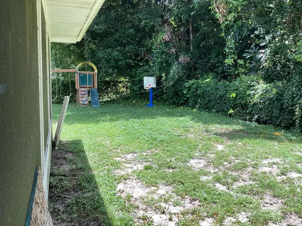 2616 Newport Drive, Fort Pierce, FL 34982