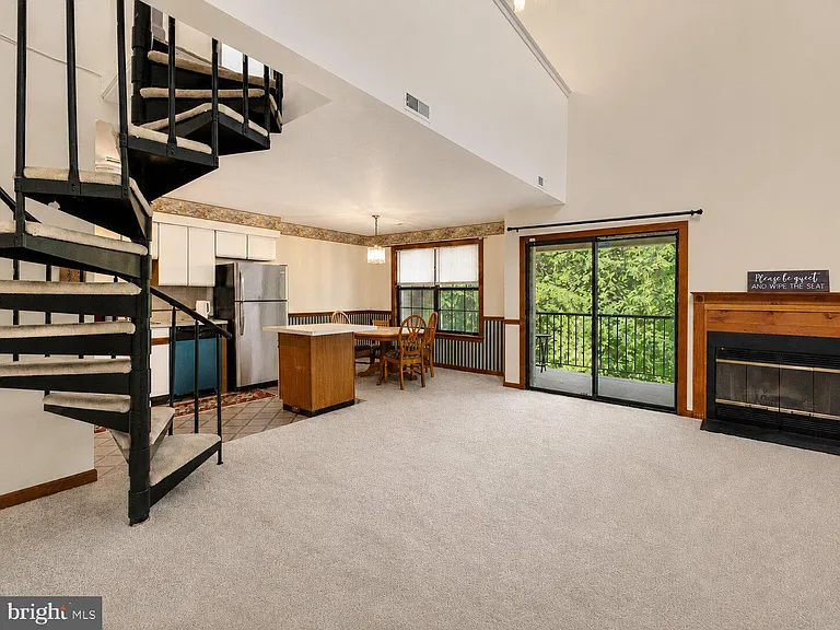 19 Summit Ct — Photo 8