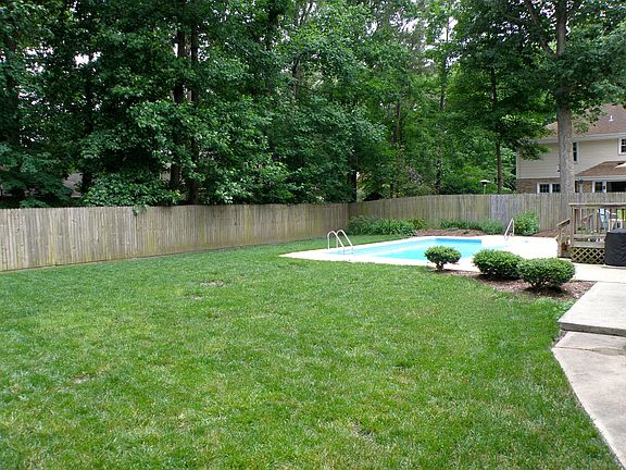 3rd image of 4620 Larkwood Dr