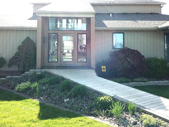 3rd image of 6551 Edgewater Dr