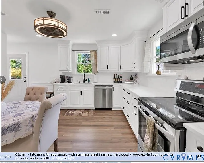 11215 Thorncroft Dr — Photo 17