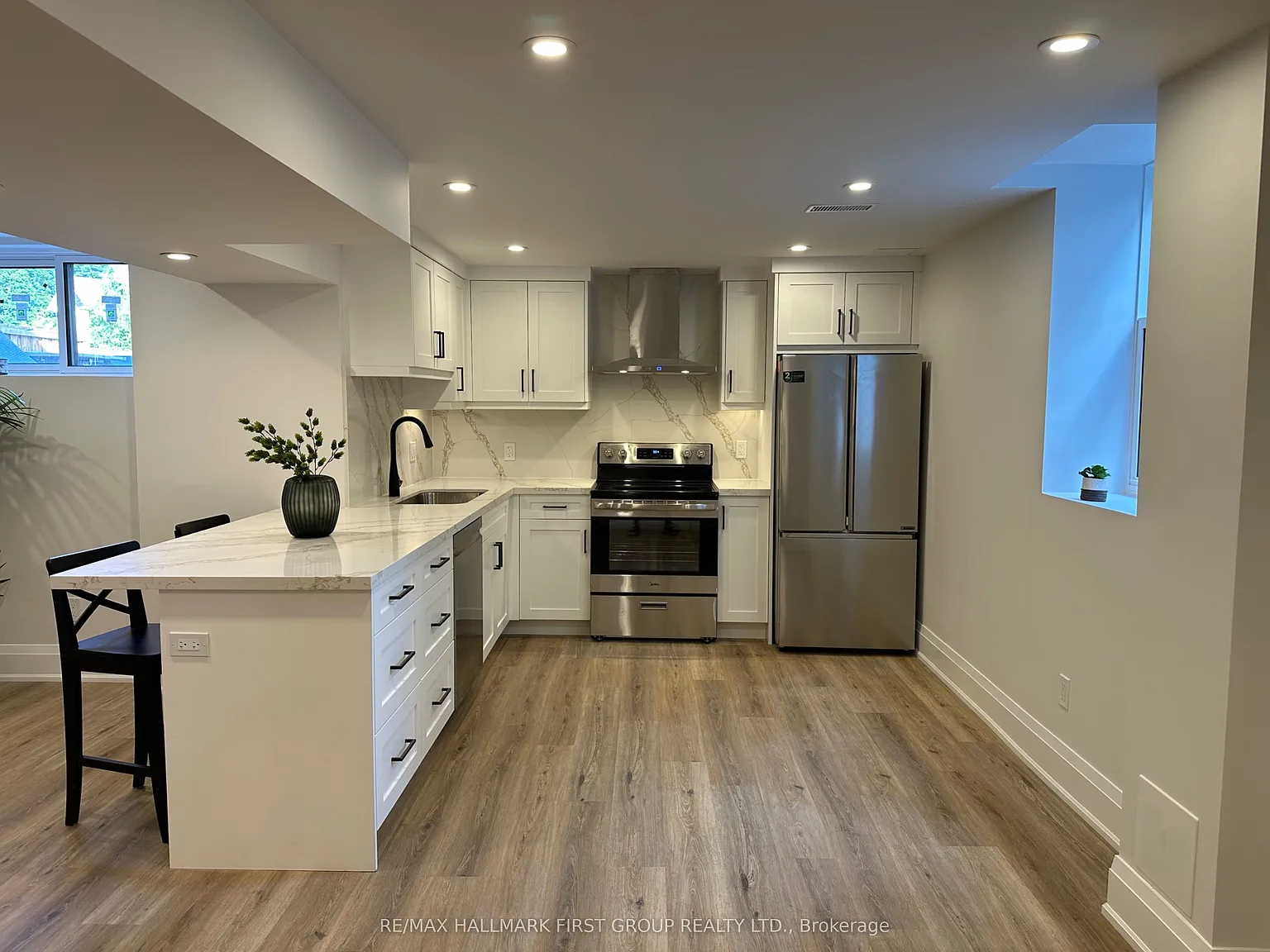 1 bed, $1,899 — Photo 3
