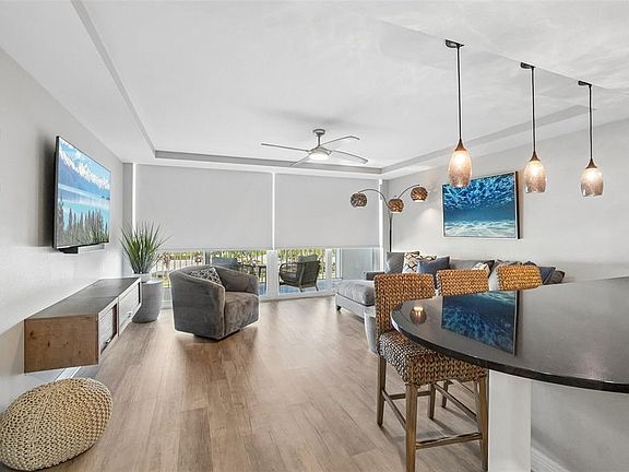 3rd image of 223 ISLAND WAY #4C