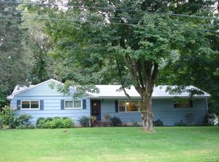 8 Pumpkin Ln, Norwalk, CT 06851