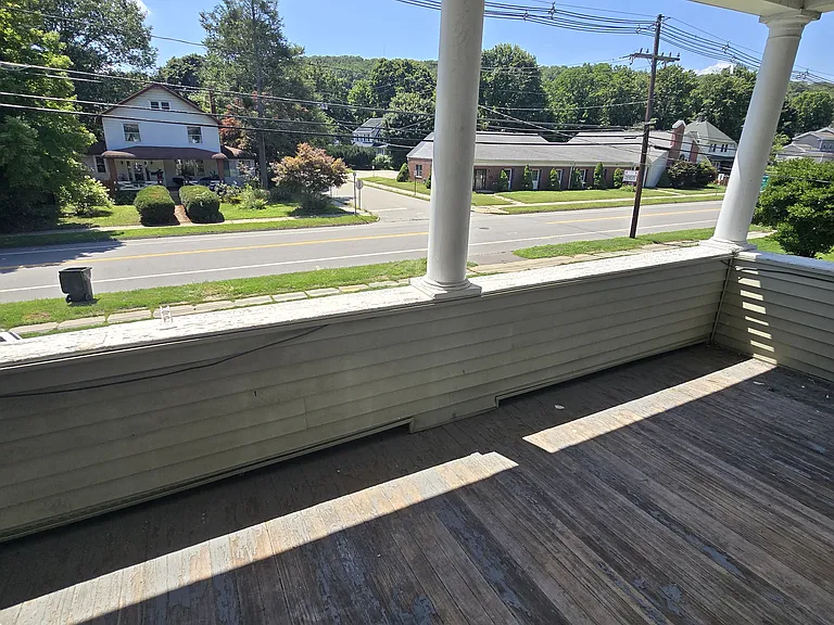 303 Pleasant St — Photo 10