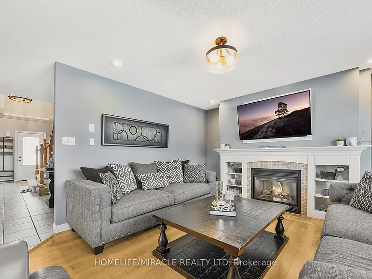 22 Devonleigh Dr — Photo 4