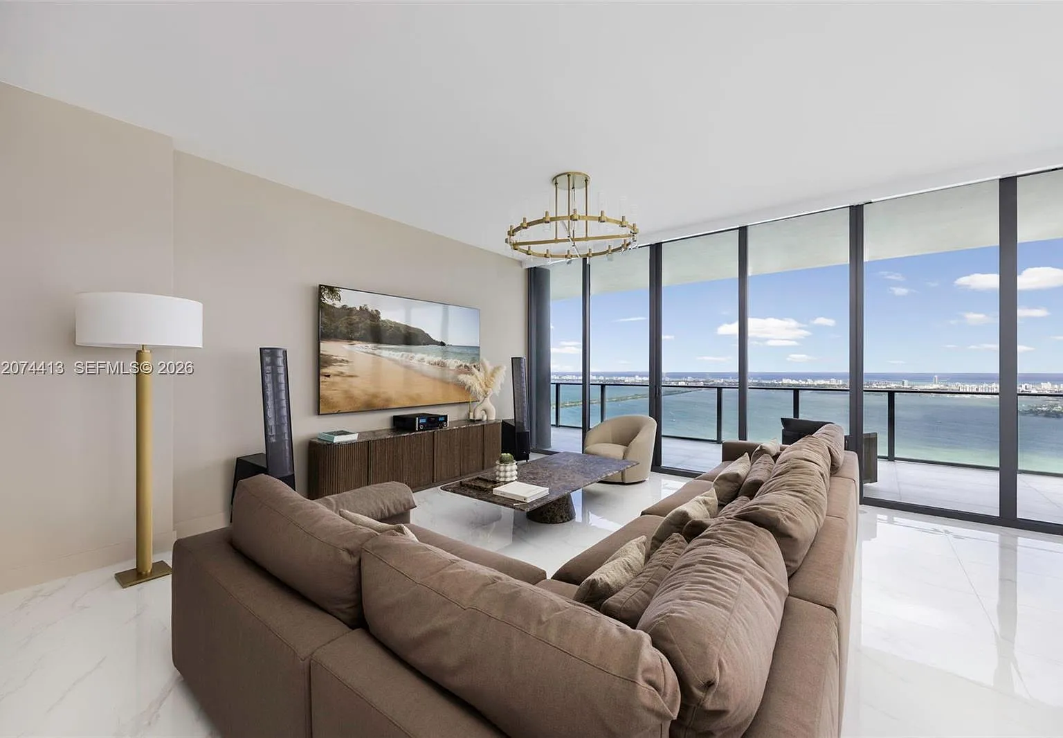 4 bed, 5.0 bath, 3812 sqft, $40,000 — Photo 2
