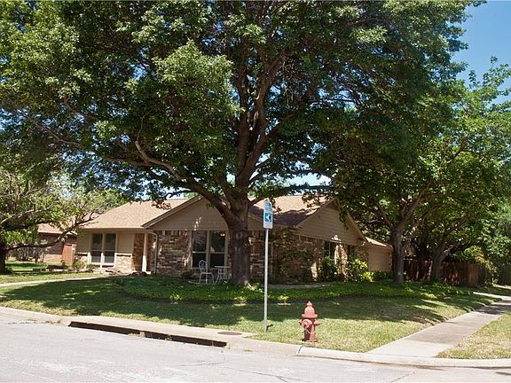 3rd image of 8433 Timberline Ct