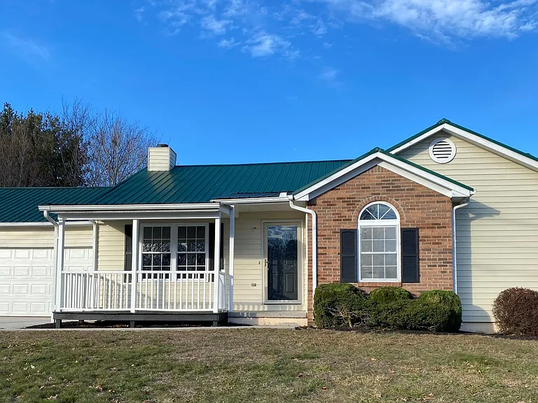 6033 Waterbury Ln — Photo 1